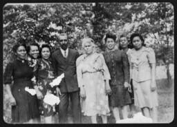 Maternal Grandparents Luther and Alice White and Family, circa 1930