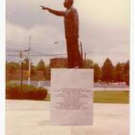 Photograph of Dr. Martin Luther King Jr. statue.