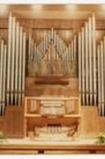 Front view of organ instrument inside of the Morehouse Martin Luther King Chapel.